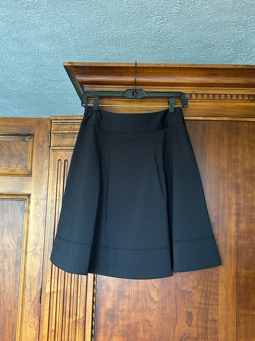 The Limited black pleated mini skirt side zip